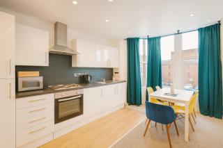 Duplex Apartment For Up to 13 Near City Centre - Cardiff - 5