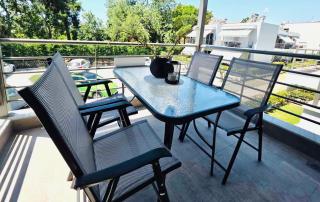 Modern Balcony Apartment , Delta Hospitality - Ofrínion - 5