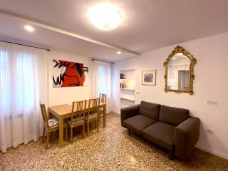 True Venice 2 Bedrooms in the Heart of Castello - Venedig - 4