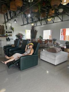 Lush and Lake Campbeach Resort - - 8