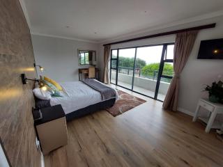 Harry Miller Guest House - 4