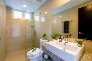 Luxury & Modern 2BR Penthouse in BGC - Manila - 9