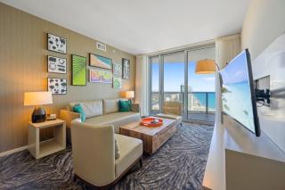 Luxury 2BR Beachfront Rooftop Pool and Spa - Hollywood - 1