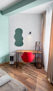 A1 - Kings Big Room - Warsaw City Haven - Two Shared Bathrooms - 4