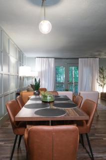Idlewood Townhomes 3Beds Apt 3 - 5