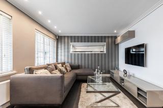 Luxury 2-Bed Apartment London - 9