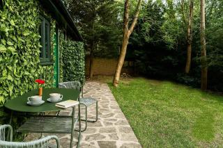 Restful Break 2 BR Woods Cottage 2 Acre Garden gated free Parking - 0