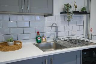 The Tenstay -Stylish 5BR Home Near It All - Ifield - 8