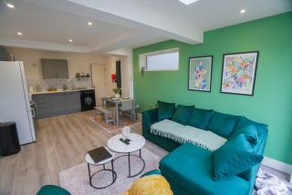 The Tenstay -Spacious 5BR Home Close To All - 5