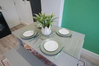 The Tenstay -Stylish 5BR Home Near It All - Ifield - 6
