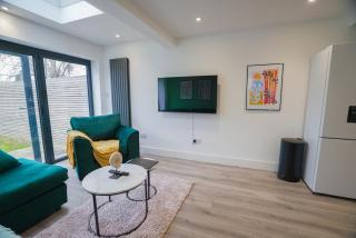 The Tenstay -Stylish 5BR Home Close To All - 4
