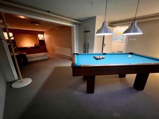 Stylish Villa, Terrace & Garden - 2