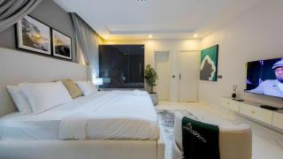 white pearl - Lekki - 2