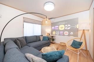 Bridge Stay NAGAHAMA - Hotel quality, 1 minute to the beach! Newly built rental villa in Nagahama, Yomitan, that can accommodate 10 people - Nagahama - 0