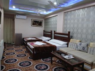 Zamzamz Hotel - Quetta - 4