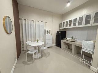 2 bedroom cute log house in Bacolod- near NGC - 3
