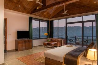 The Black Pearl Heights - - 5