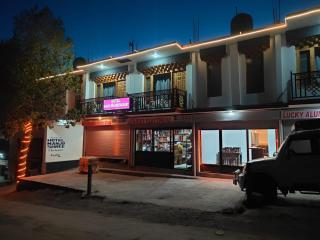 Hotel Kaza Manjushree - Kaza - 0
