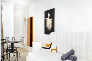 Charming Room Center of Paris - 3