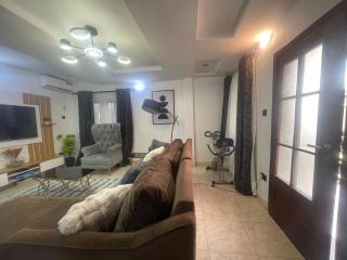 Adesanya's Haven - Hausa - 9