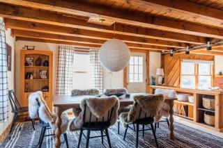 New! Designer 3BR Cabin Walk to Pond Mtn Views - Peru - 7