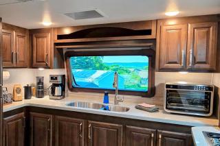 Luxury RV on 10 Private Acres Bring your pup - 7