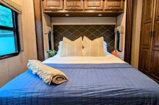 Luxury RV on 10 Private Acres Bring your pup - 6