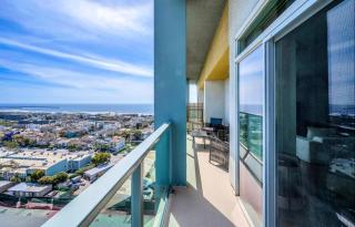 Oceanfront Bliss, Beach & Marina Views, Roomy 1BR - 8