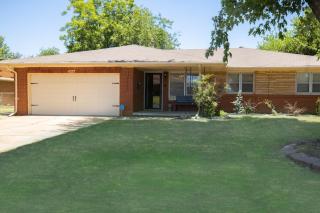 Spacious Home - Pet Friendly with Fenced Backyard - Del City - 8