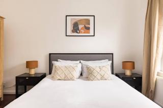 West Kilburn - Simple 3 Bedroom House - 6