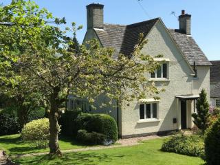 Hope Cottage, Peak District - - 0