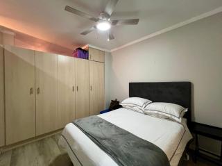 Modern Retreat in Agdal King Bed Comfort Prime Location - Rabat - 1
