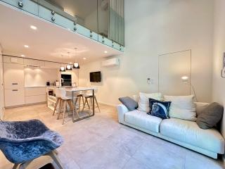 La Verrière du Palais - Triplex contemporain avec jardin - 8