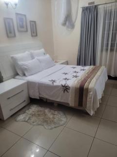 Carlcyn Homestay - Gaborone - 9