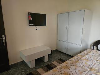 Tushar Guest House - - 8