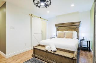 The Dallas Hub - Spacious 4BR - Prime location - 9