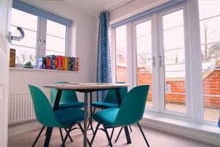 Grandeur at Kennedy - 5 Bedroom for Group of 9 - High Wycombe - 6