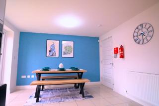 Grandeur at Kennedy-Modern 5 Bedrooms- Sleeps 9- WiFi-Parking - 6
