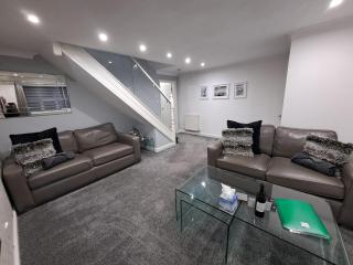 3 Bed Detached House Tottington - - 0