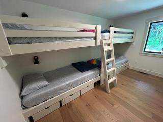 Spacious 5 bedroom Mountain Chalet with Sauna - Rochester - 3