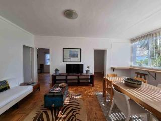 Sunny Spacious Stellenbosch 3 bed garden apartment - 8