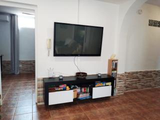 Serene mountain views Spacious garden and sole use of the 10x5m pool - Fortuna - 4
