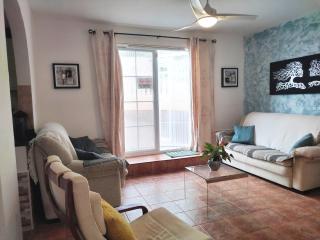 Serene mountain views Spacious garden and sole use of the 10x5m pool - 3