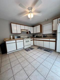 McEarth's Haven - Your Home Away From Home! - - 5