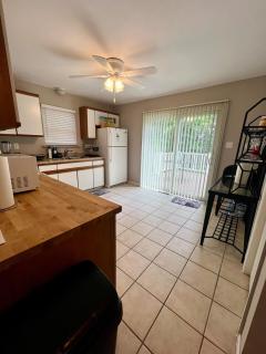McEarth's Haven - Your Home Away From Home! - - 4