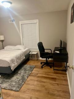 McEarth's Haven - Your Home Away From Home! - - 1