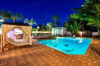 9kft Mega Retreat, Jacuzzi Tennis, Lake 11 BR - Tamarac - 4