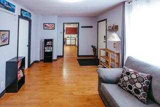 Pet-Friendly Invermere Home with Firepit by StayIn - Lake Windermere - 6
