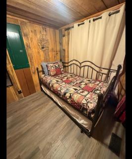 Authentic, Rustic, Cute & Cozy! - Pigeon Forge - 5