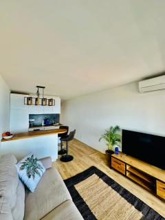 Cote d’Azur Charm, Studio Apartment with panoramic seaview in Nice - 3